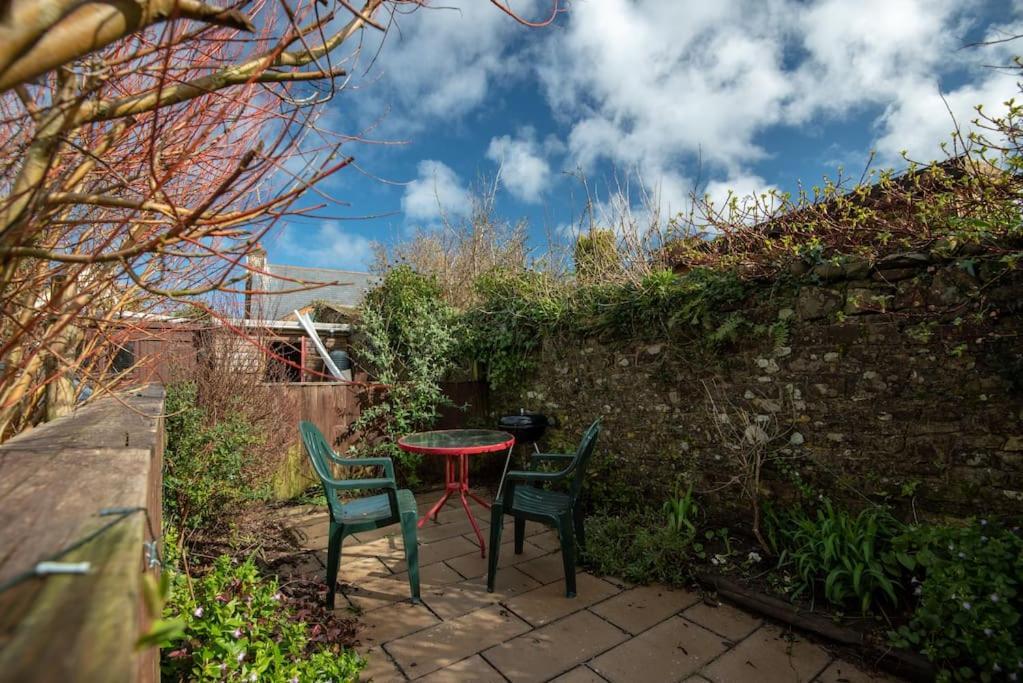 Coastal Cottage 'The Garden Cottage ' Hartland Exterior foto